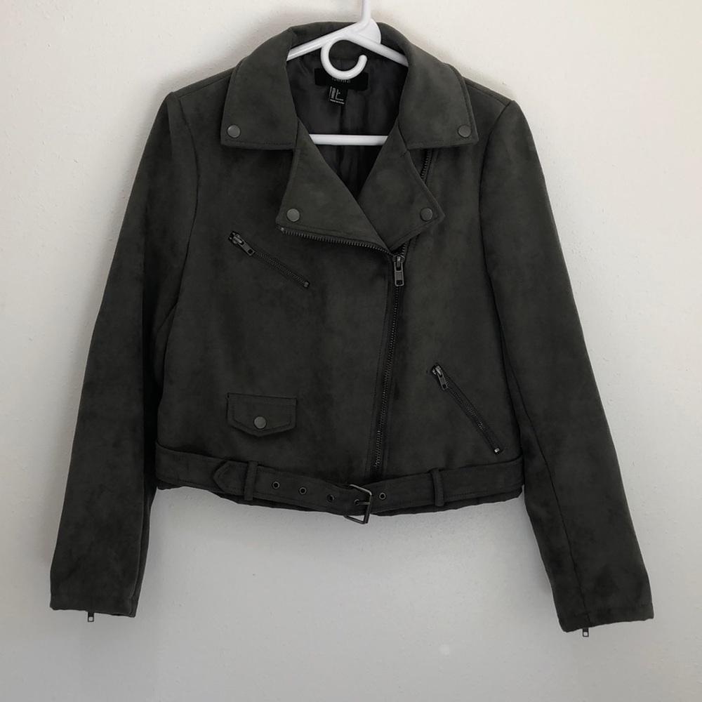 FOREVER 21 CROPPED MOTO BELTED JACKET size L